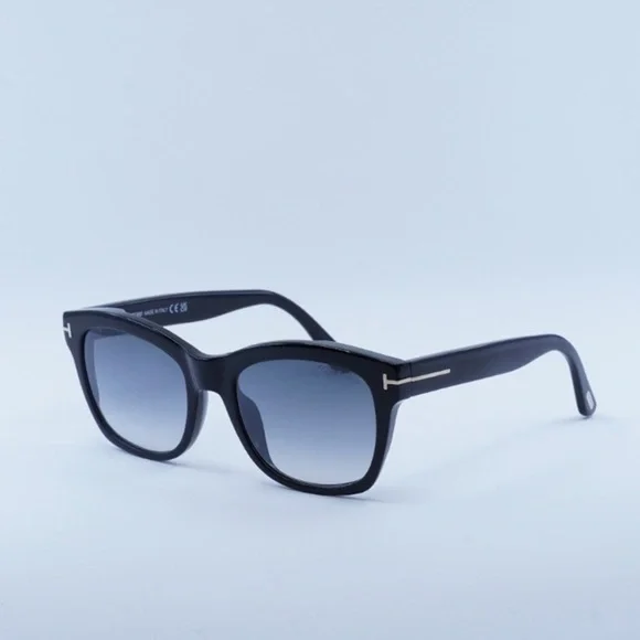 TOM FORD SUNGLASSES FT0614 01C Shiny Black / Gradient Smoke Silver Flash